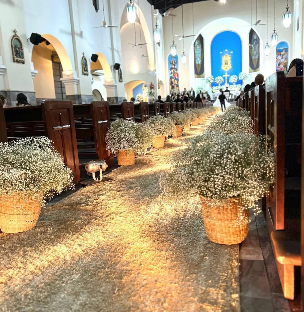 decoration with Gypsophila for wedding decoração com Gypsophila para casamento